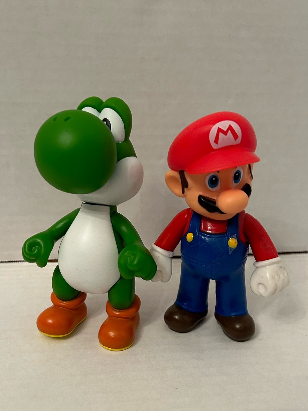 Nintendo Super Mario and Yoshi
Vinyl Toy Figurines